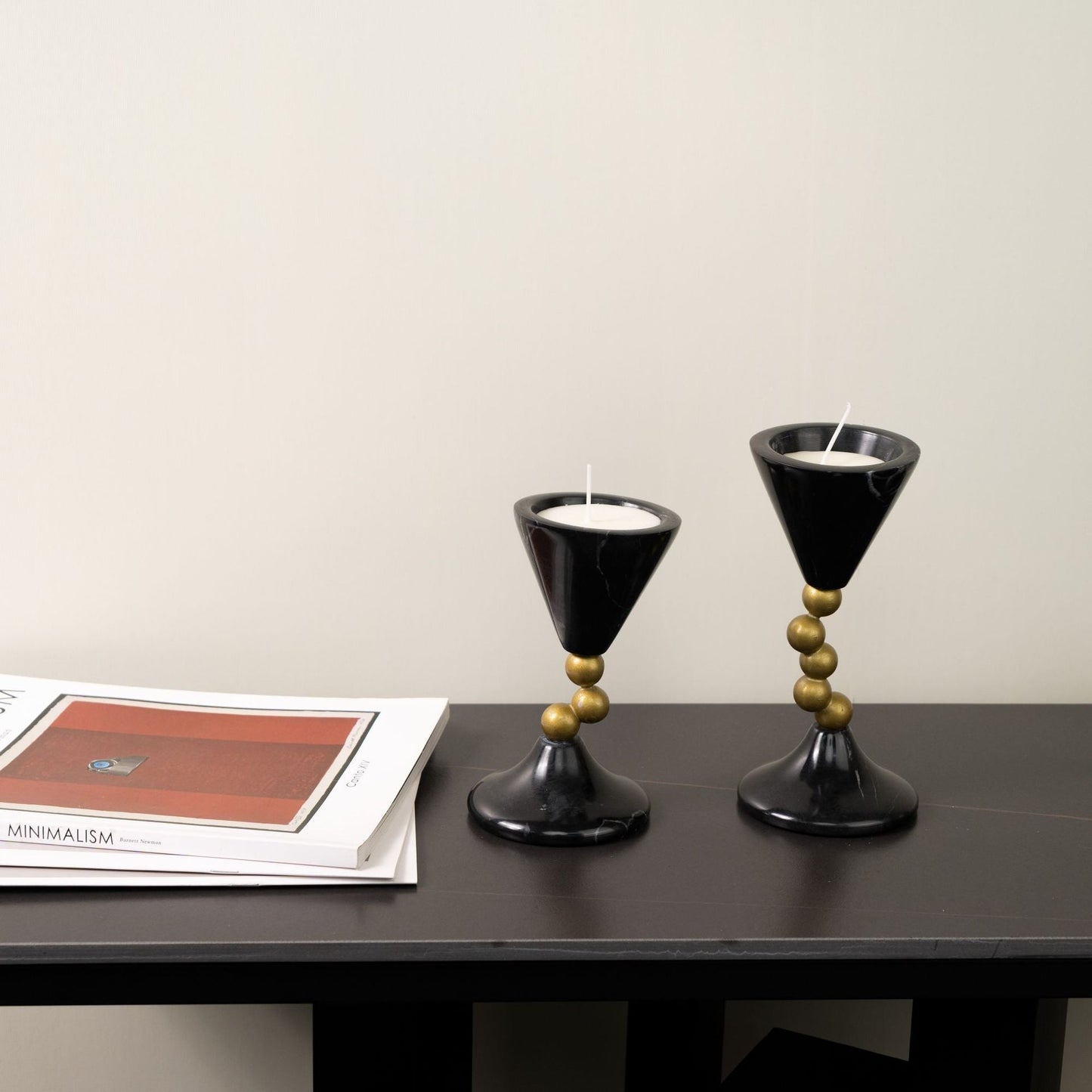 Kerzenhalter „Cavaro“ – Travertinstein & Messing