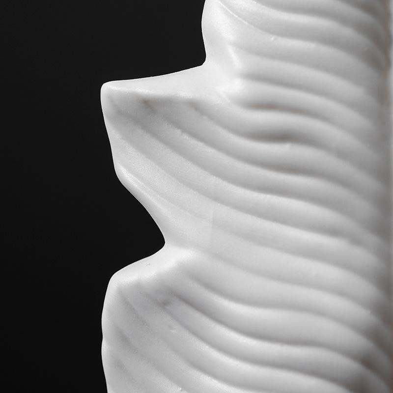 Deko-Vase „Leaf Elegance“ – Keramik, Weiß