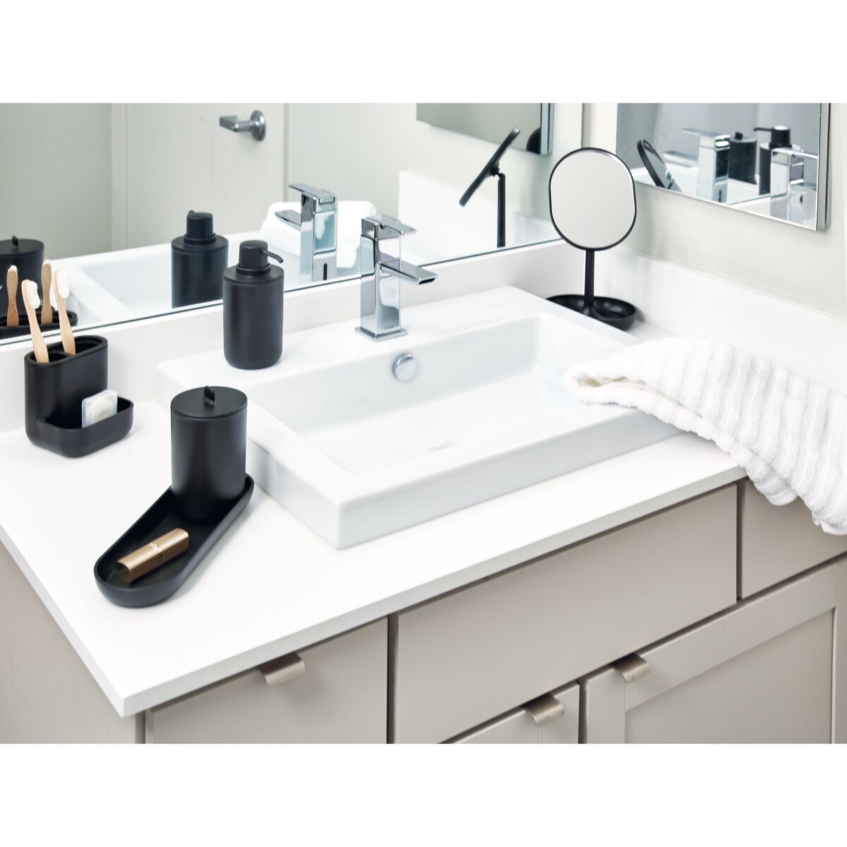 Badezimmer-Set „Cade“ – 4-teilig, schwarz, modern